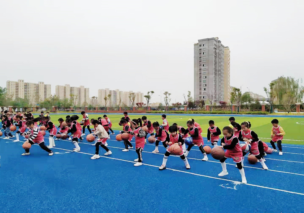 动感篮球 活力四射 ———记西城小学篮球特色操比赛